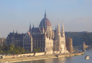 Parlament und Donau